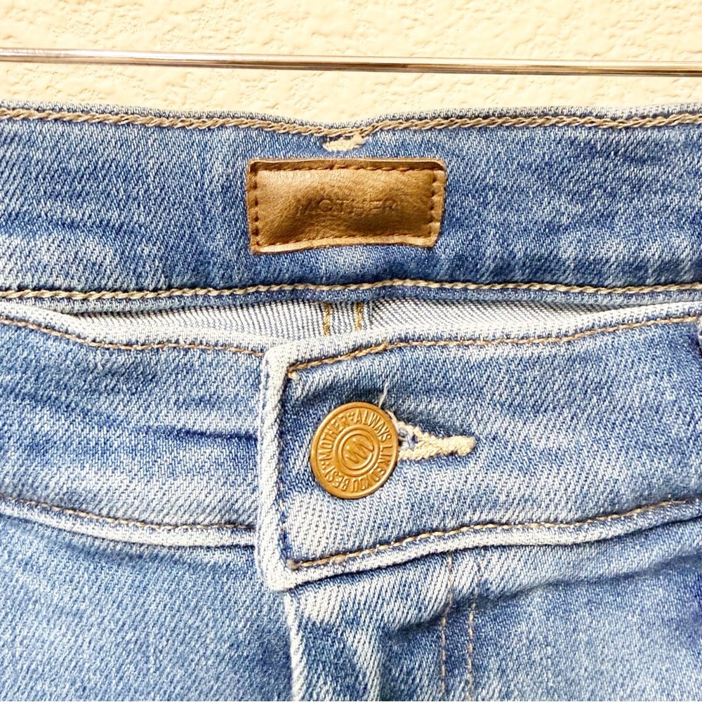 MOTHER The Weekender Fray Jeans Meet Cute 34 - Picture 3 of 9